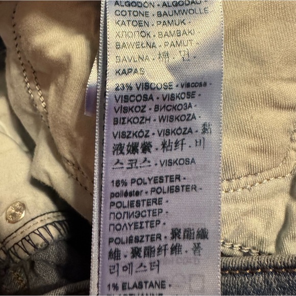 Levis 311 Shaping Skinny Capri - Picture 9 of 10